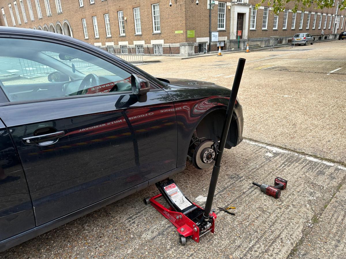 emergency tyre replacement